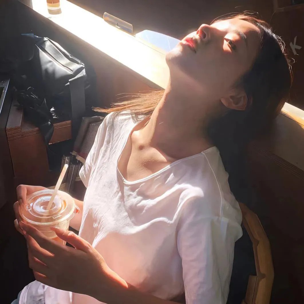 高冷校草他成恋爱脑了